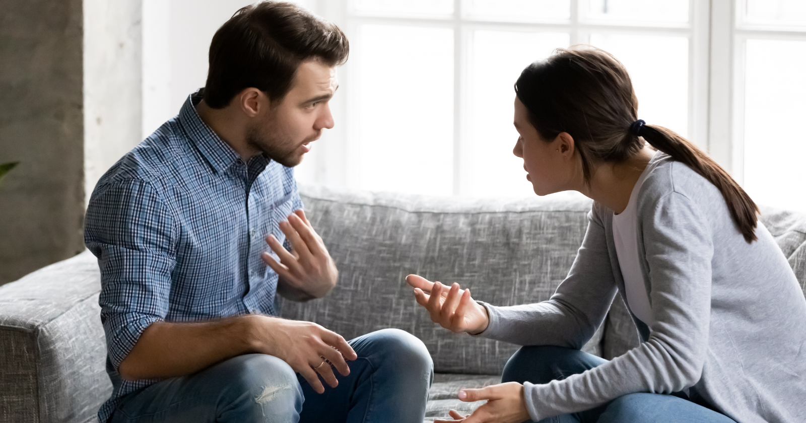 Common Dating Red Flags for Women: Important Signs to Watch Out For