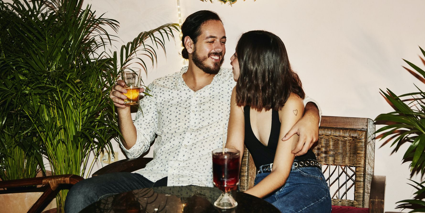Dating Me Is Like Hinge Answers: A Unique Guide to What It’s Like to Date Me